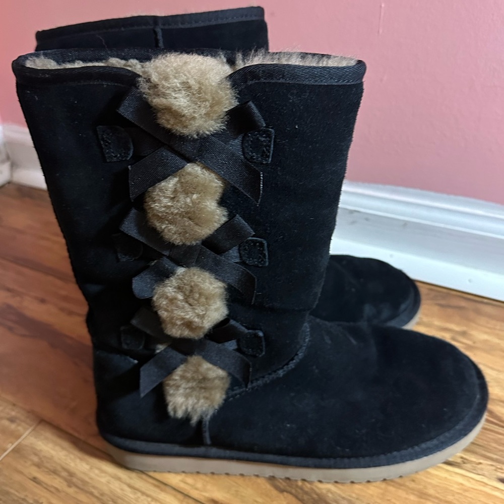 Black with brown boots